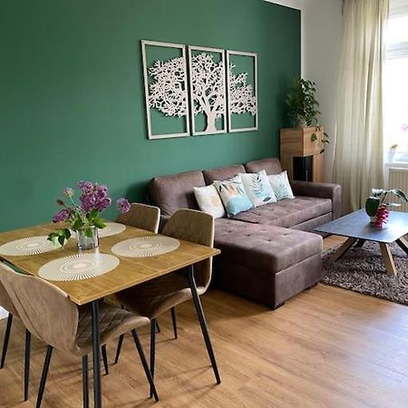 2-Zimmer Zentral In Ferdinandshof, Wlan Modern エクステリア 写真