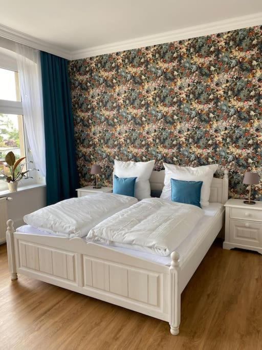 2-Zimmer Zentral In Ferdinandshof, Wlan Modern エクステリア 写真